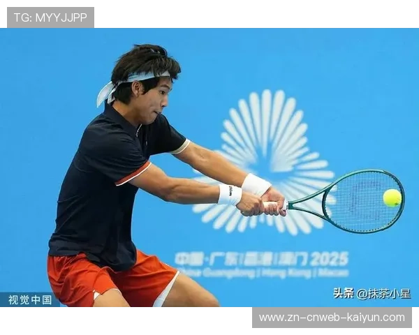 工作人员澄清：全运网球赛中断因飞蛾误入，非蟑螂