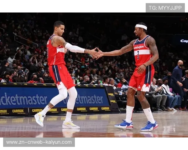 朗斯主帅威尔·斯蒂尔的5-4-1防守反击体系成为球队连胜关键