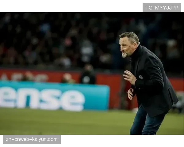 官方：朗斯主帅弗兰克-海斯宣布将在赛季结束后离任